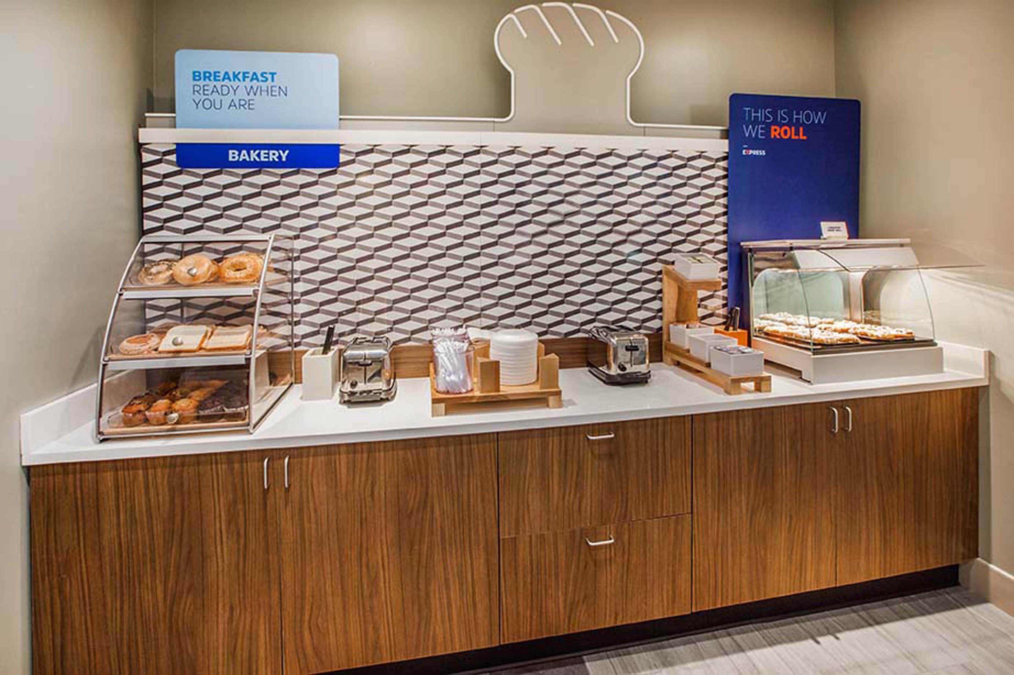 Holiday Inn Express & Suites Buford Ne - Lake Lanier By Ihg Экстерьер фото